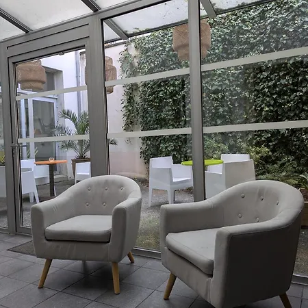 De La Gare Hotel